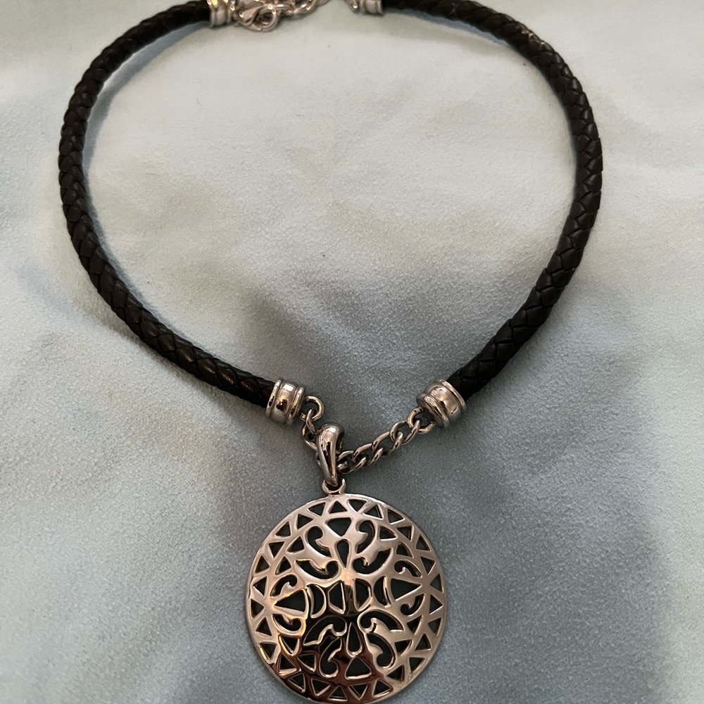 Primere Jewelry staple necklace
